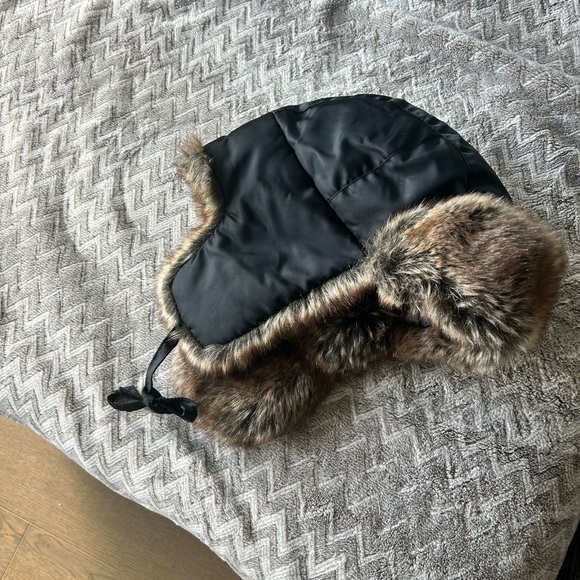 Simon’s woman trapper hat - Picture 1 of 6